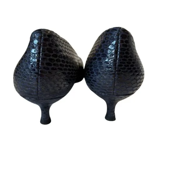 Stuart Weitzman Navy Snake Skin Kitten Court Heels Womens Size 7.5 M