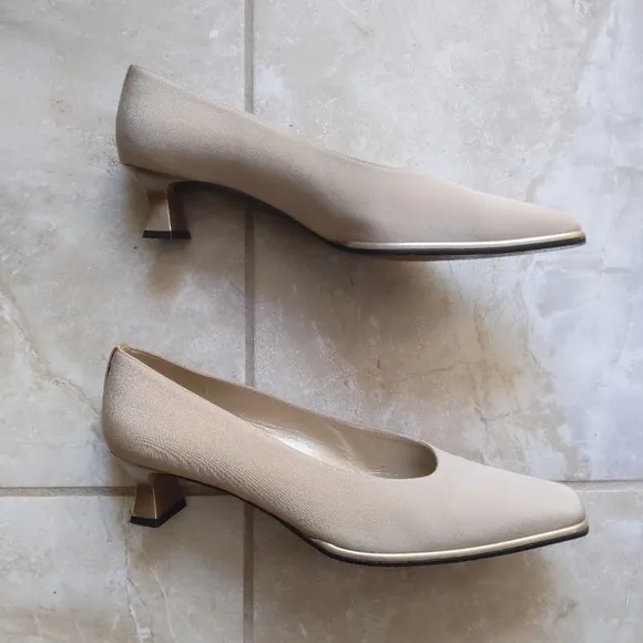 Stuart Weitzman Neutral Tab Kitten Heel Square Front Ballet Dress Shoes 8
