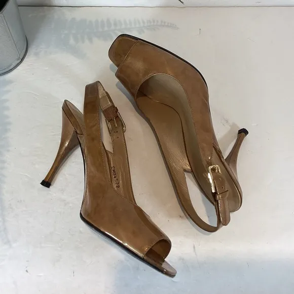 STUART WEITZMAN PATENT LEATHER SIDEBAR COSMOS SQUARE TOE SLINGBACK HEELS SZ 7.5