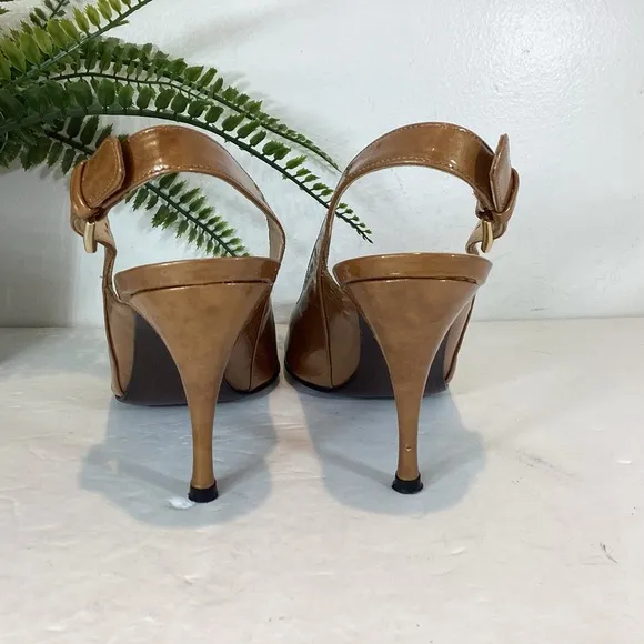 STUART WEITZMAN PATENT LEATHER SIDEBAR COSMOS SQUARE TOE SLINGBACK HEELS SZ 7.5