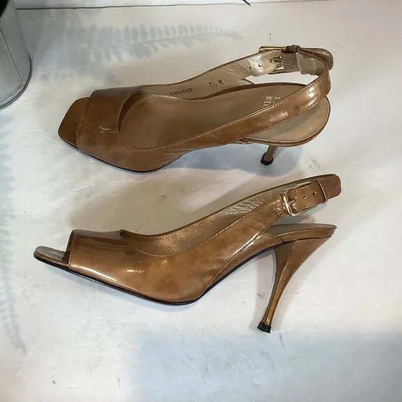STUART WEITZMAN PATENT LEATHER SIDEBAR COSMOS SQUARE TOE SLINGBACK HEELS SZ 7.5