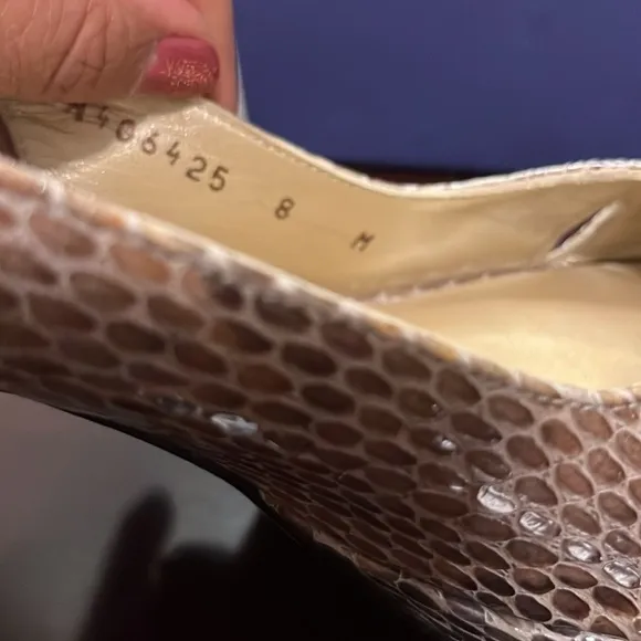 Stuart Weitzman Peekapoo Mushroom Crystal Slingback Snakeskin Pumps Heels SZ 8