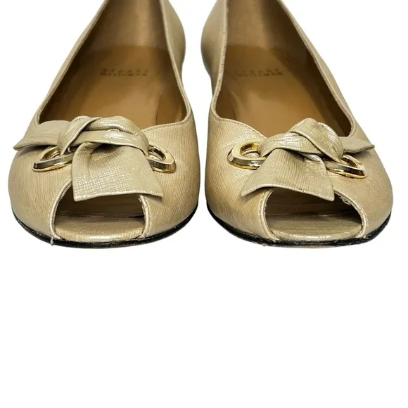 Stuart Weitzman Taupe Pearlized Leather Peep Toe Kitten Heels w/Bow 7.5N