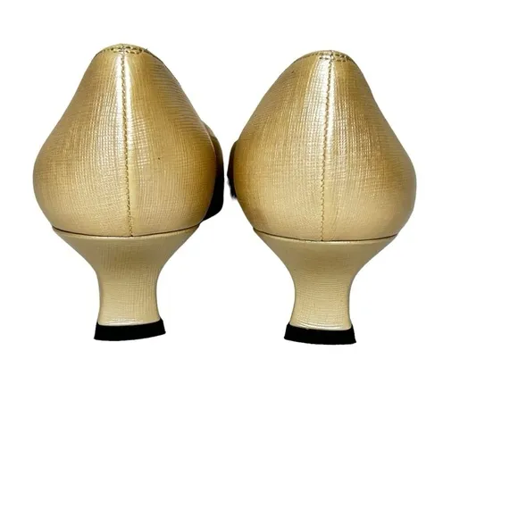 Stuart Weitzman Taupe Pearlized Leather Peep Toe Kitten Heels w/Bow 7.5N
