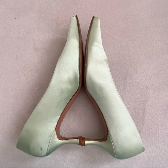 Stuart Weitzman Vintage Satin Kitten Heels Squared Toe 9.5 B