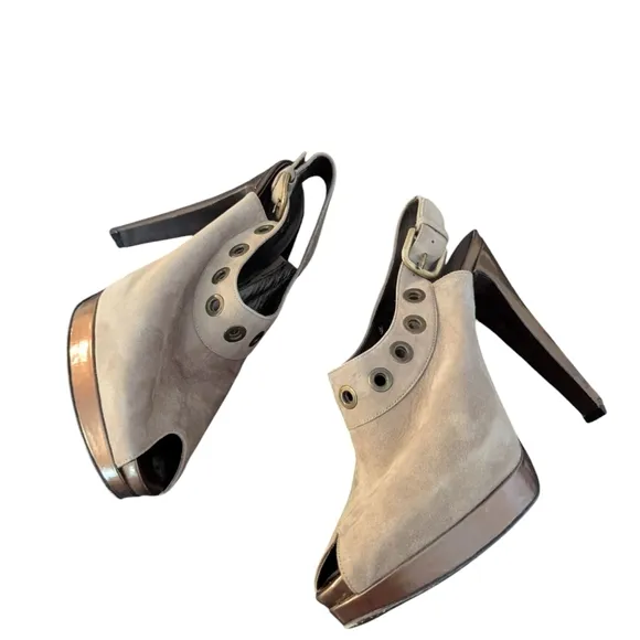 Stuart Weitzman,Gray Peep-Toe Slingback Heels,Size 9
