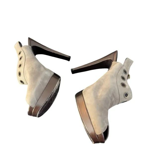 Stuart Weitzman,Gray Peep-Toe Slingback Heels,Size 9