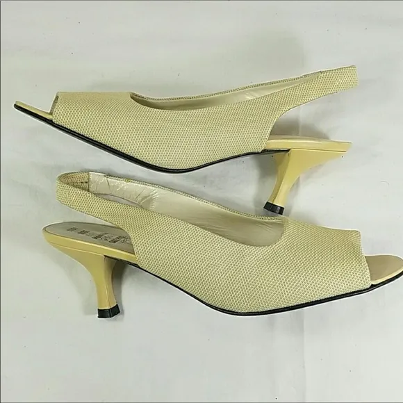STUART WEIZTMAN Slingback Heels 8.5