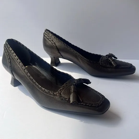 Stuart Wieitman Brown (Pewter) Square Toe Leather Kitten Heels 7.5 Made in Spain
