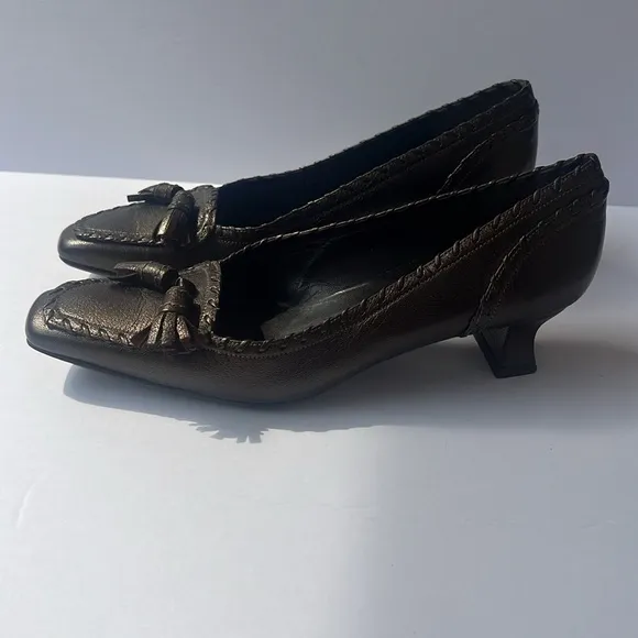 Stuart Wieitman Brown (Pewter) Square Toe Leather Kitten Heels 7.5 Made in Spain