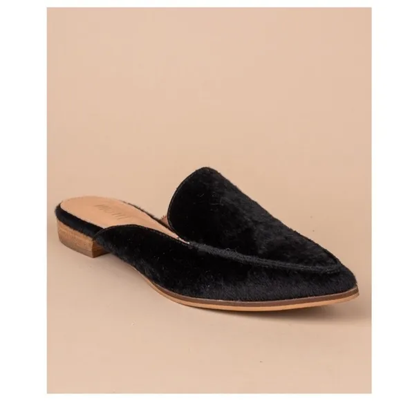 STUNNING Black Faux Calf Hide Pointed Mules