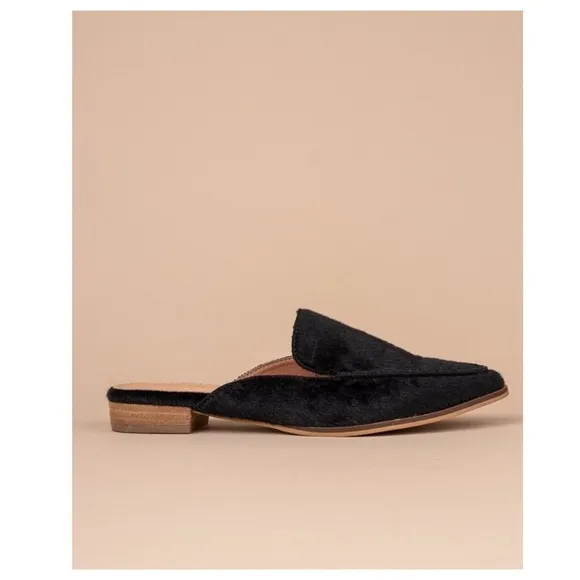 STUNNING Black Faux Calf Hide Pointed Mules