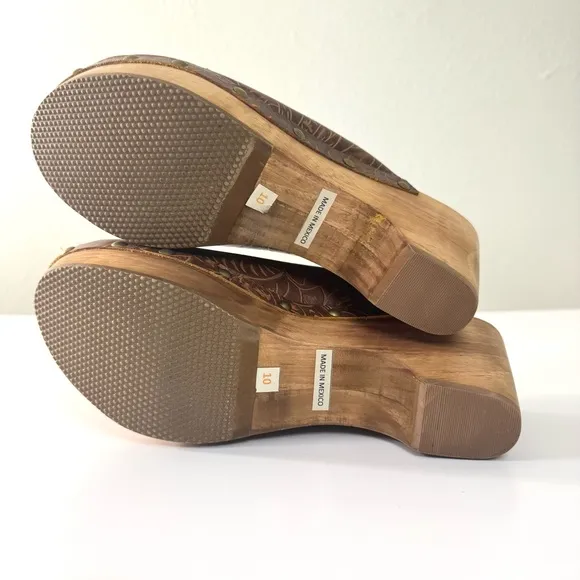 Sundance Cordani Five Worlds Zorba Tooled Brown Leather Studded Wooden Clogs 10