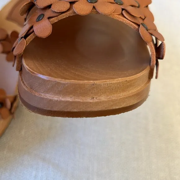Swedish Hasbeens Nature NWT Flower Petaled Strap Slip In Clog Sandal Romantic