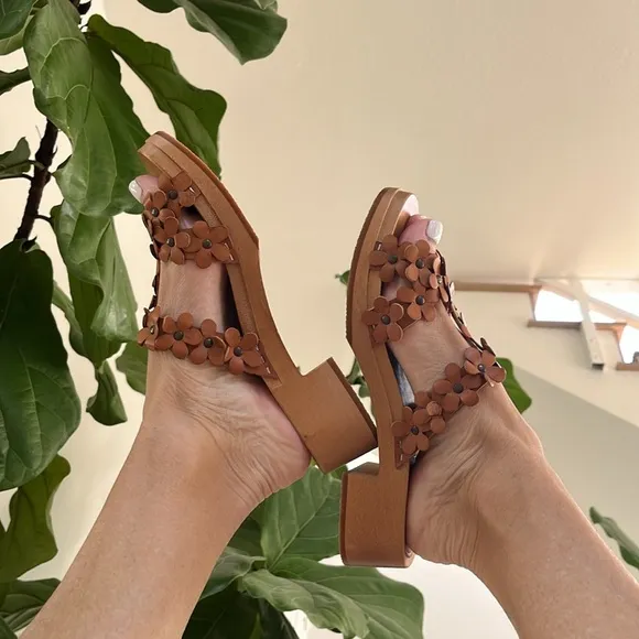 Swedish Hasbeens Nature NWT Flower Petaled Strap Slip In Clog Sandal Romantic