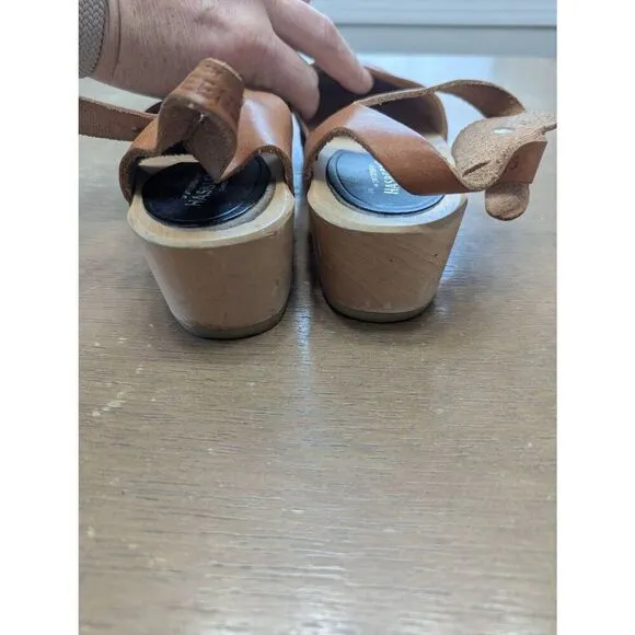 Swedish Hasbeens New Covered Mary Jane Clogs women's size 35 (5)  tan wooden