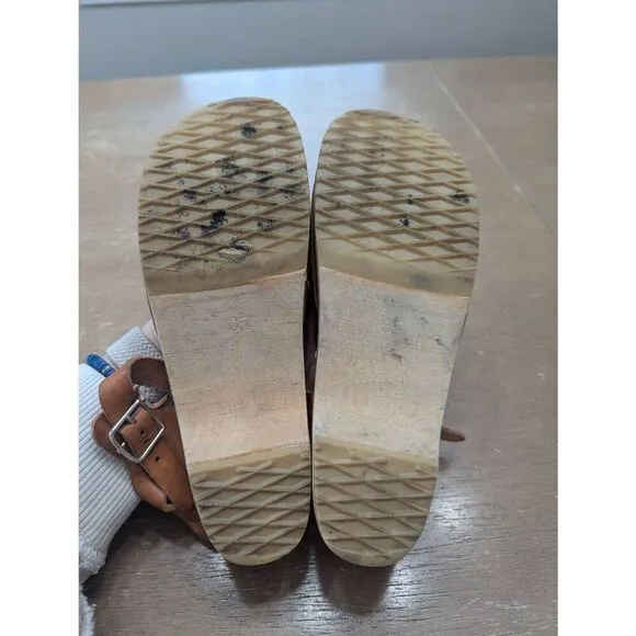 Swedish Hasbeens New Covered Mary Jane Clogs women's size 35 (5)  tan wooden