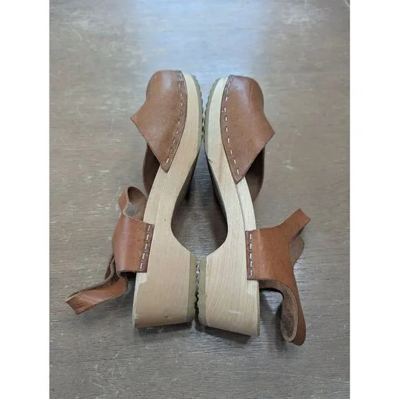 Swedish Hasbeens New Covered Mary Jane Clogs women's size 35 (5)  tan wooden