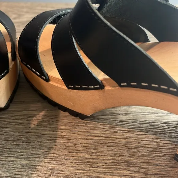 Swedish Hasbeens Wooden Strappy Leather Velcro Slip-On Platform Sandal