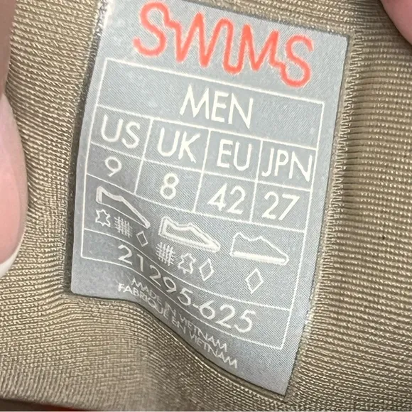 Swims NWOB Motion Capture Toe Oxfords Size 9