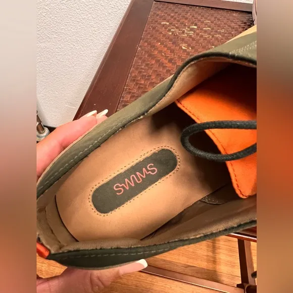 Swims NWOB Motion Capture Toe Oxfords Size 9