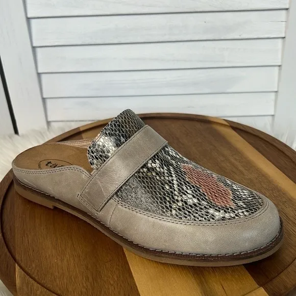 TAOS Footwear Taupe Snakeskin Royal Slider Mule New Size  8