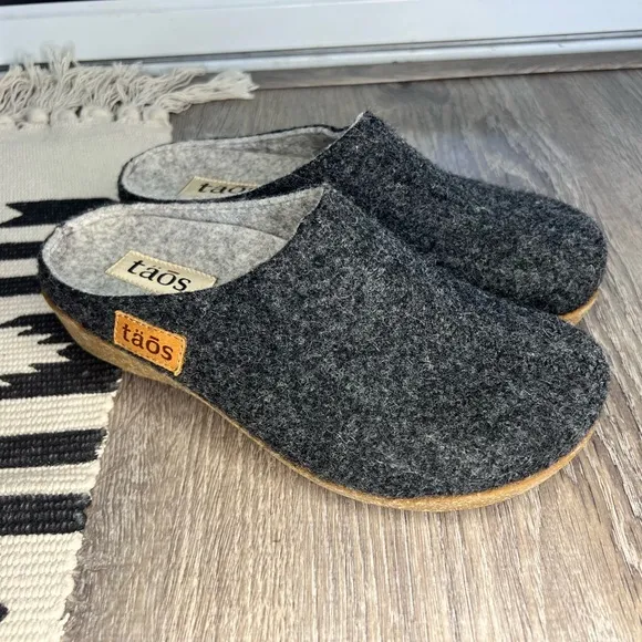 TAOS Woolery Charcoal Italian Wool Slip-On Unisex Clogs Size EU 37 US 6.5