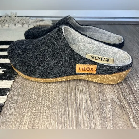 TAOS Woolery Charcoal Italian Wool Slip-On Unisex Clogs Size EU 37 US 6.5