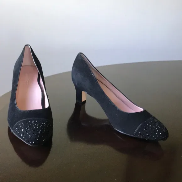 Taryn Rose Blk Suede Studded tip Trulie 9.5M Pumps