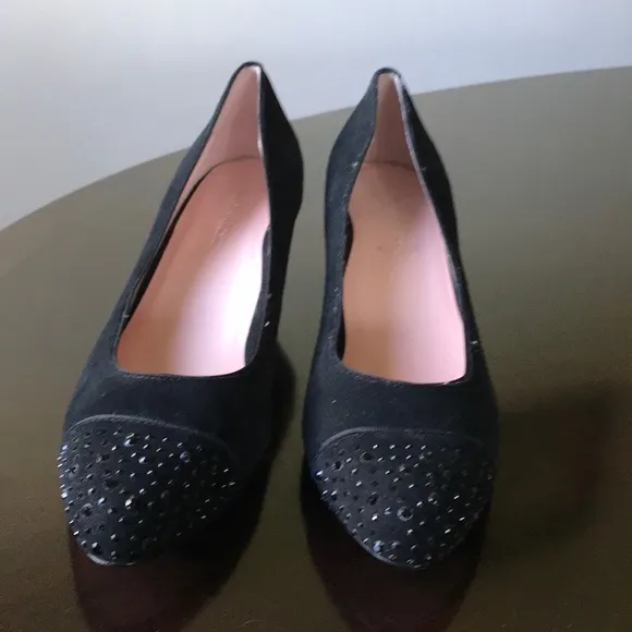 Taryn Rose Blk Suede Studded tip Trulie 9.5M Pumps