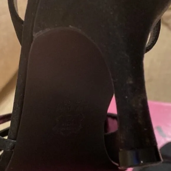 The Touch of Nina Geena Sz 9.5 9 1/2 kitten heel sandal Black Bling Open Toe low