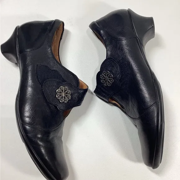 Think! Black‎ Leather Kitten Heels EU 40