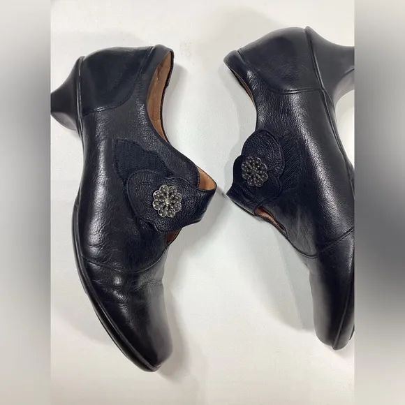Think! Black‎ Leather Kitten Heels EU 40