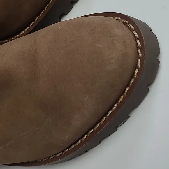 THURSDAY EVERYDAY BOOT COMPANY THE LEGEND IN COLOR SAFARI LUG CHELSEA BOOT 8 US