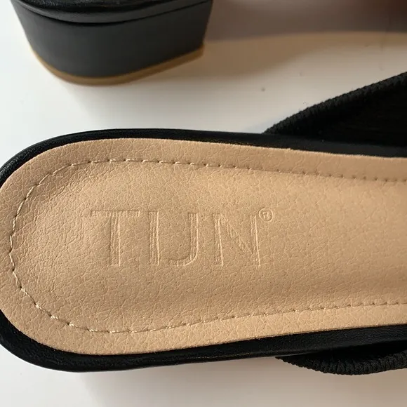 TIJN black knit chunk low heel mules NWOT