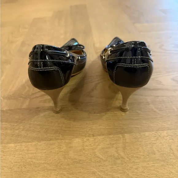 Tod's Black Patent Leather Kitten Heels with Bow