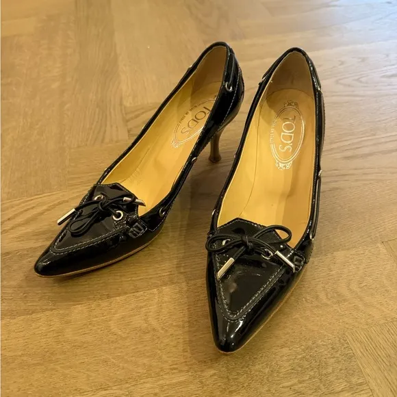 Tod's Black Patent Leather Kitten Heels with Bow