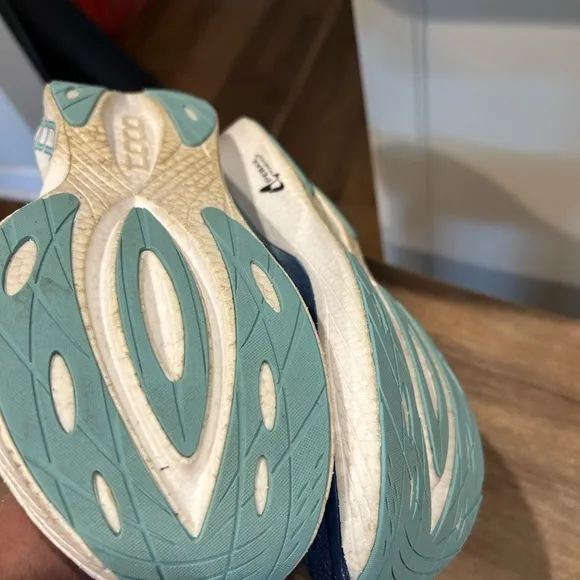 Topo Specter 2 Athletic Running Shoes women’s Size 8 Sneakers