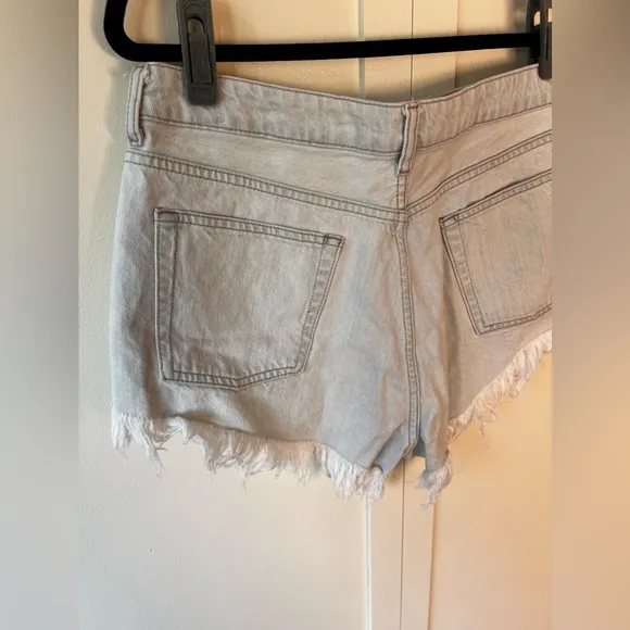 Topshop Kiri Denim Women’s NWT Jean Shorts‎ Light Wash Frayed Size US 12