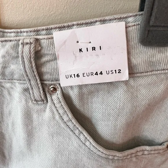 Topshop Kiri Denim Women’s NWT Jean Shorts‎ Light Wash Frayed Size US 12
