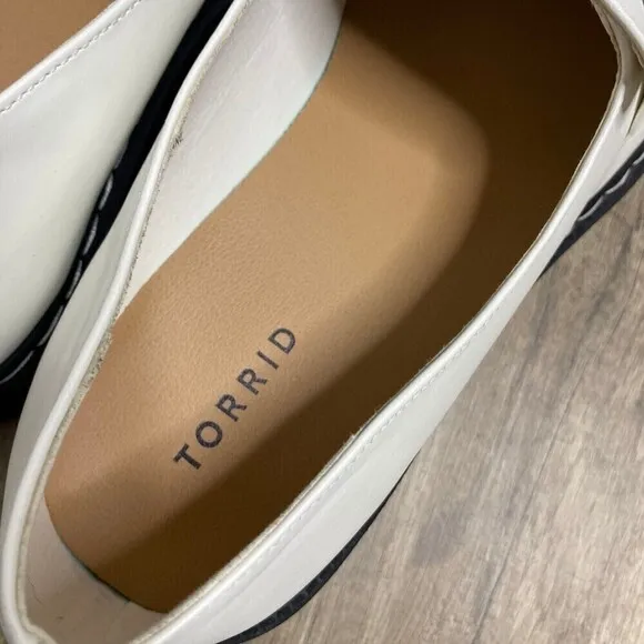 Torrid Women White PU Slip On Chunky Lug Sole Loafer 10.5WW Casual Dressy