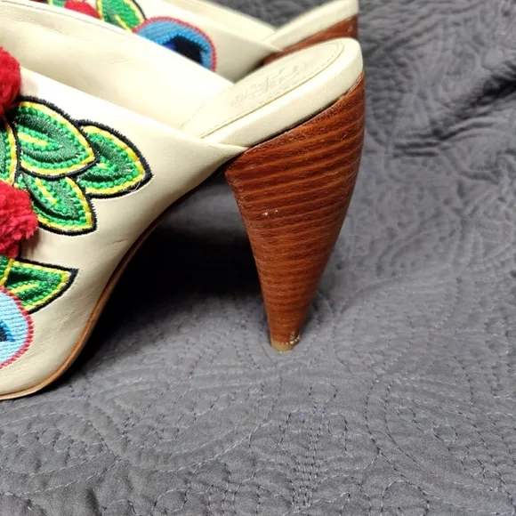 Tory Burch Multicolor Christmas Embroidered Leather Ellis Peep Toe Heel Mule 10M