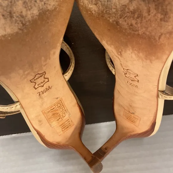 Tory Burch Saffiano Tan T Strap Leather Kitten Heels Size 7 1/2
