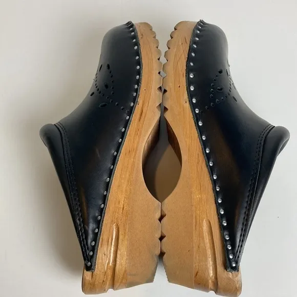 Troentorps Leaf Punch Clogs in Black Size 36 US 5 -5.5 Gorp Casual Granola Girl