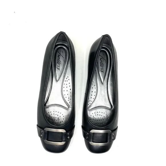 Trotters Sizzle Black Leather Ballet Flats WIDE