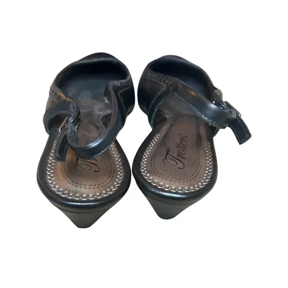 Trotters slingback heel buckle black size 9