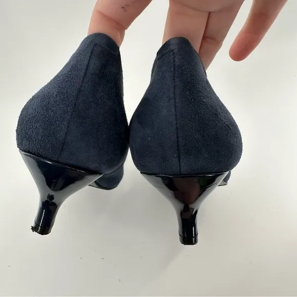 Trotters womens heels  size 6 N navy blue suede kitten heel old money