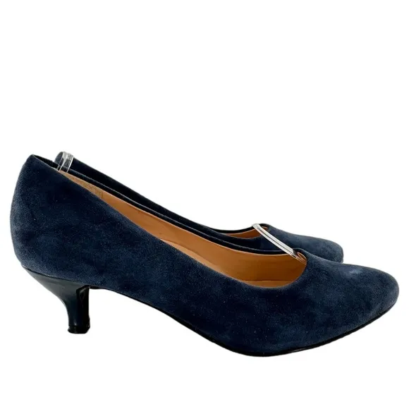 Trotters womens heels  size 6 N navy blue suede kitten heel old money