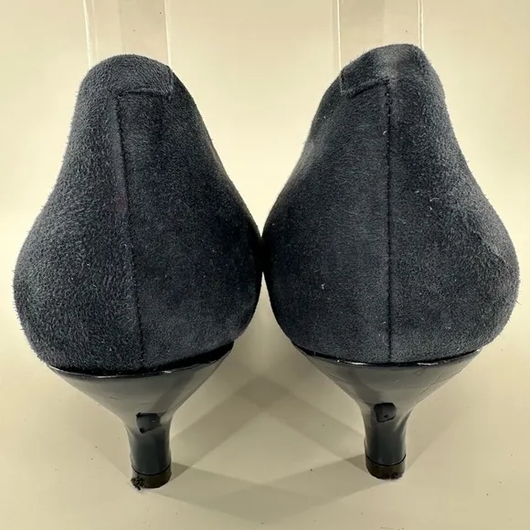 Trotters womens heels  size 6 N navy blue suede kitten heel old money