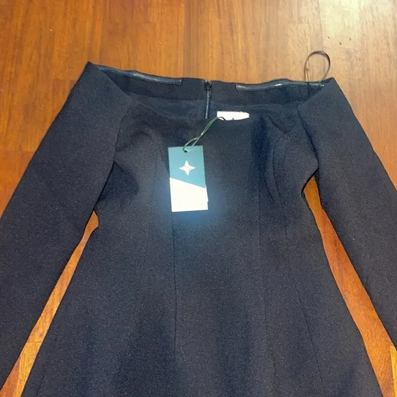 Tuckernuck ladies Black Blakely Dress. NWT. Size 0. Off the shoulder fit &amp; Flare
